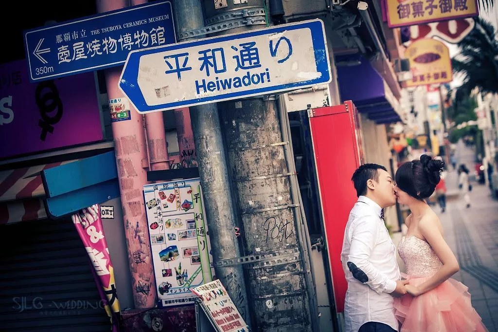 海外婚紗攝影,日本那霸拍婚紗,沖繩國際通街景旅拍,推薦視覺流感攝影-海外婚紗攝影|日本那霸|沖繩國際通街景