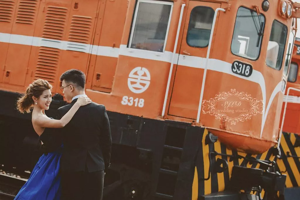 視覺流感婚紗攝影工作室唯一推薦-彰化婚紗|扇形車庫|懷舊復古
