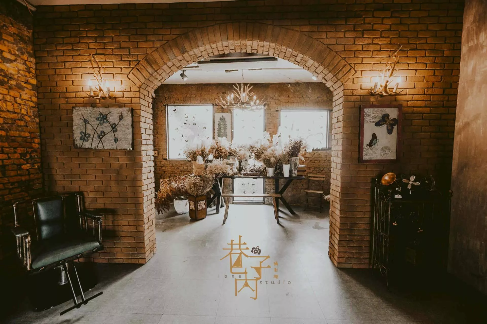 #巷子內攝影棚拍,#立體花牆,#網美造景,#酒吧,#花牆,#書房棚,#自然光棚,#酒吧檯棚景,#磚牆實景棚,#商攝網拍,#Cosplay棚拍,#婚紗攝影棚拍,#新北市棚,#台北棚,#歌手MV租棚,#孕婦寫真租棚,#閨蜜婚紗租棚-#巷子內攝影棚拍,#立體花牆,#網美造景,#酒吧,#花牆,#書房棚,#自然光棚,#酒吧檯棚景,#磚牆實景棚,#商攝網拍,#Cosplay棚拍,#婚紗攝影棚拍,#新北市棚,#台北棚,#歌手MV租棚,#孕婦寫真租棚,#閨蜜婚紗租棚
