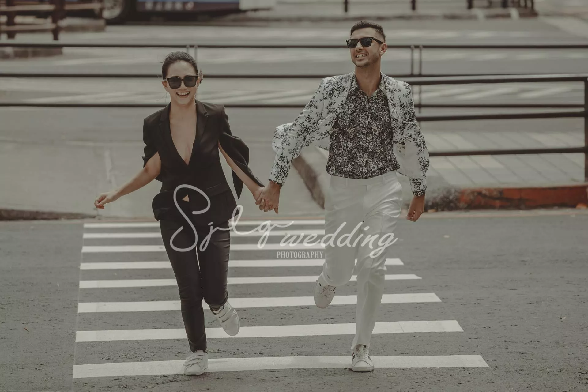 板橋拍婚紗,中和推薦婚紗攝影,板橋車站攝影,美式婚紗,推薦視覺流感-婚紗攝影台北|美式輕婚紗|個性街景潮流-巷子內攝影棚
