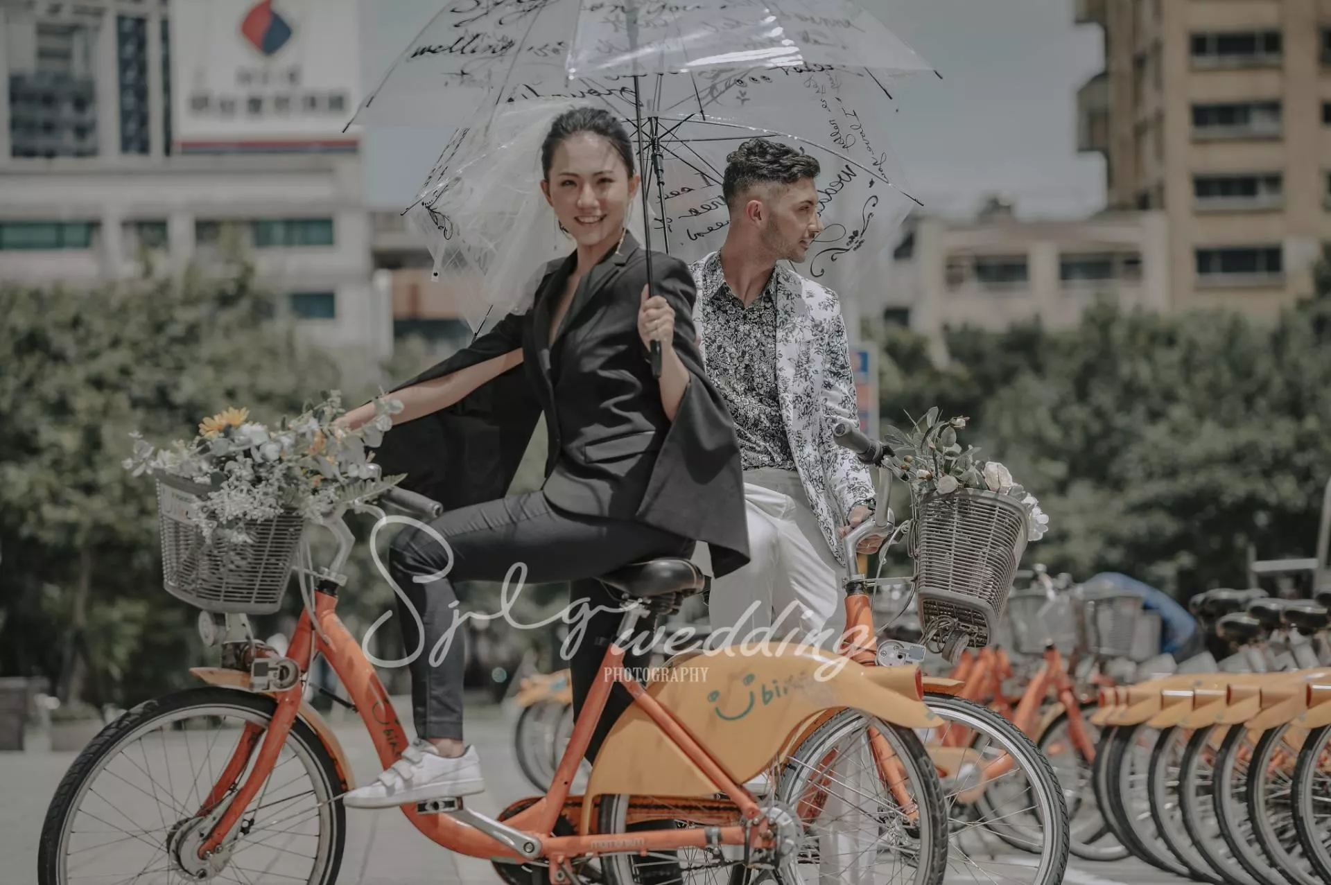 視覺流感婚紗攝影工作室唯一推薦-婚紗攝影景點推薦|板橋公車站麗寶百貨廣場|美式街拍