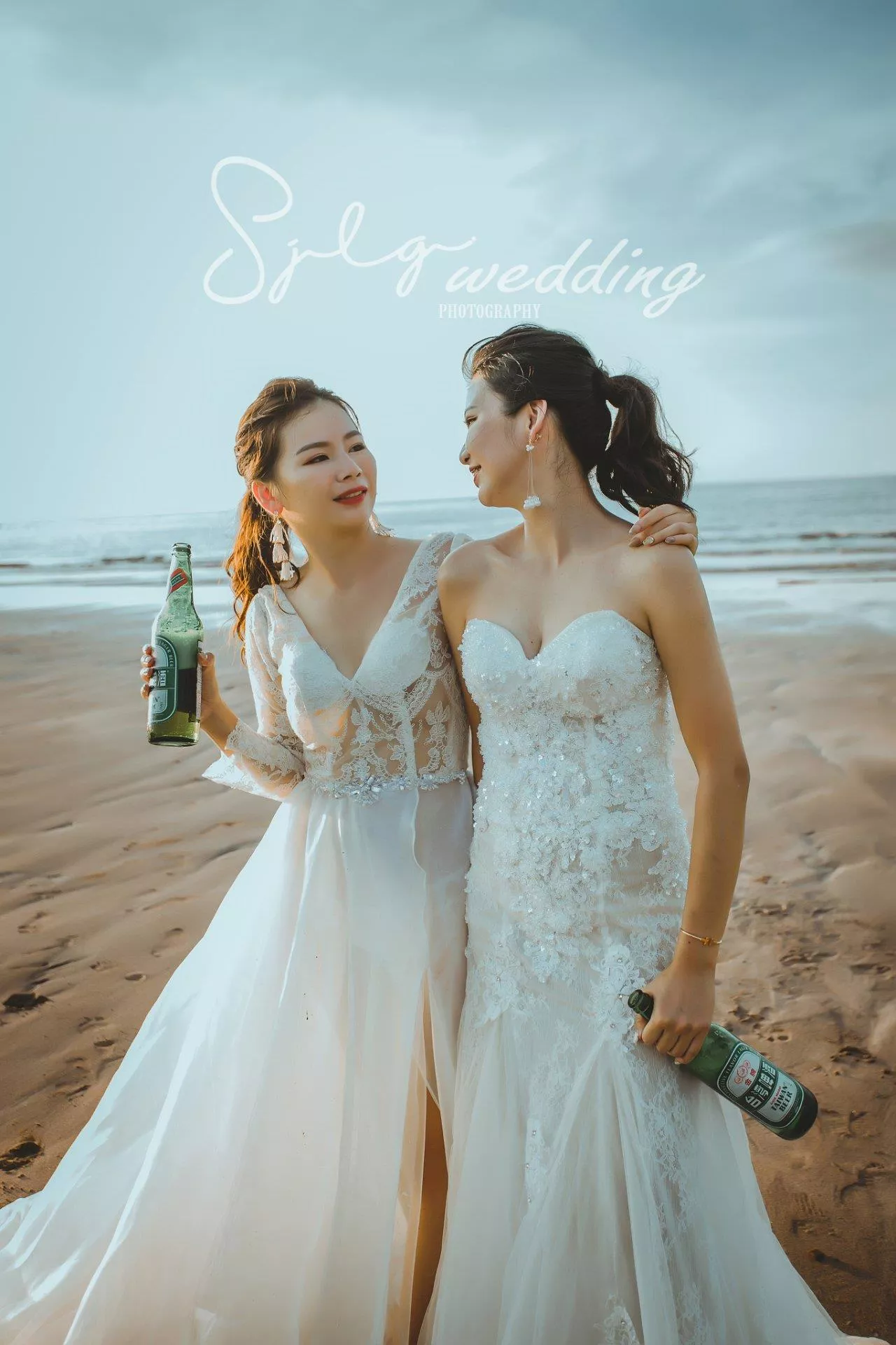 推薦中和視覺流感婚紗,閨蜜寫真婚紗,姊妹照-閨蜜寫真藝術婚紗|台北淡水市區海景拍攝|時尚韓風獨特