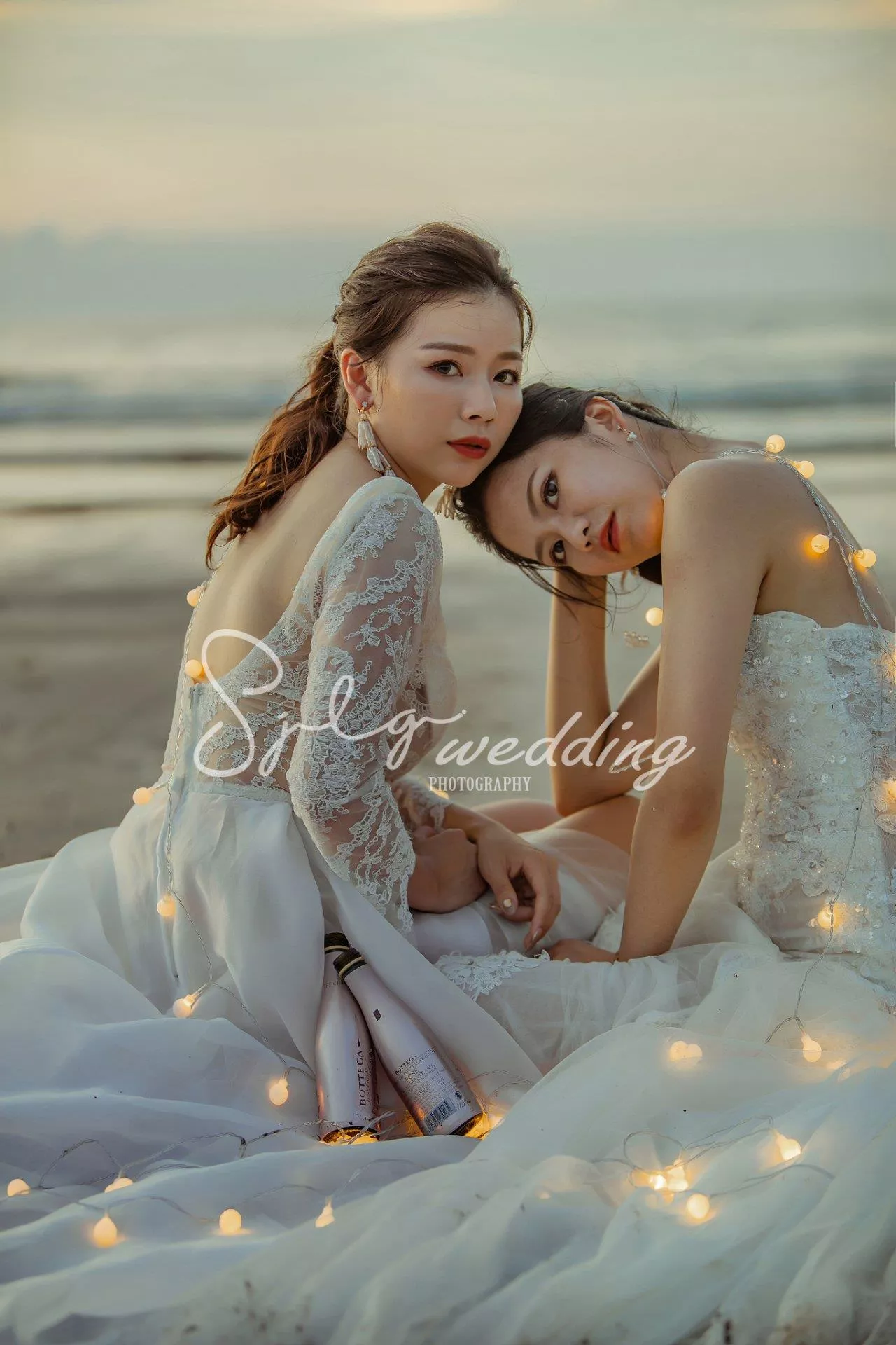 推薦中和視覺流感婚紗,閨蜜寫真婚紗,姊妹照-閨蜜寫真藝術婚紗|台北淡水市區海景拍攝|時尚韓風獨特